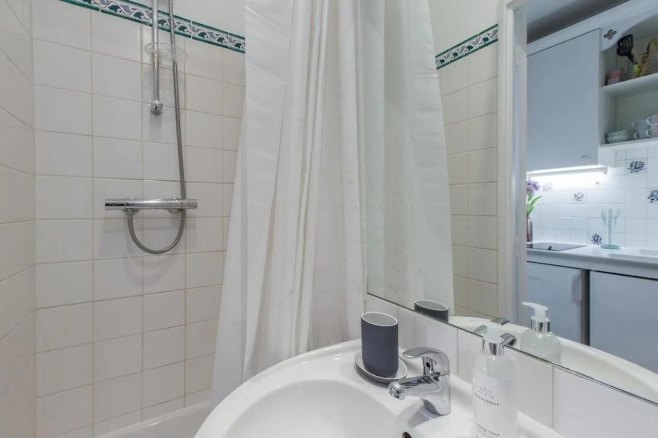 Brand New Apartments Near Louvre And Opera Paris