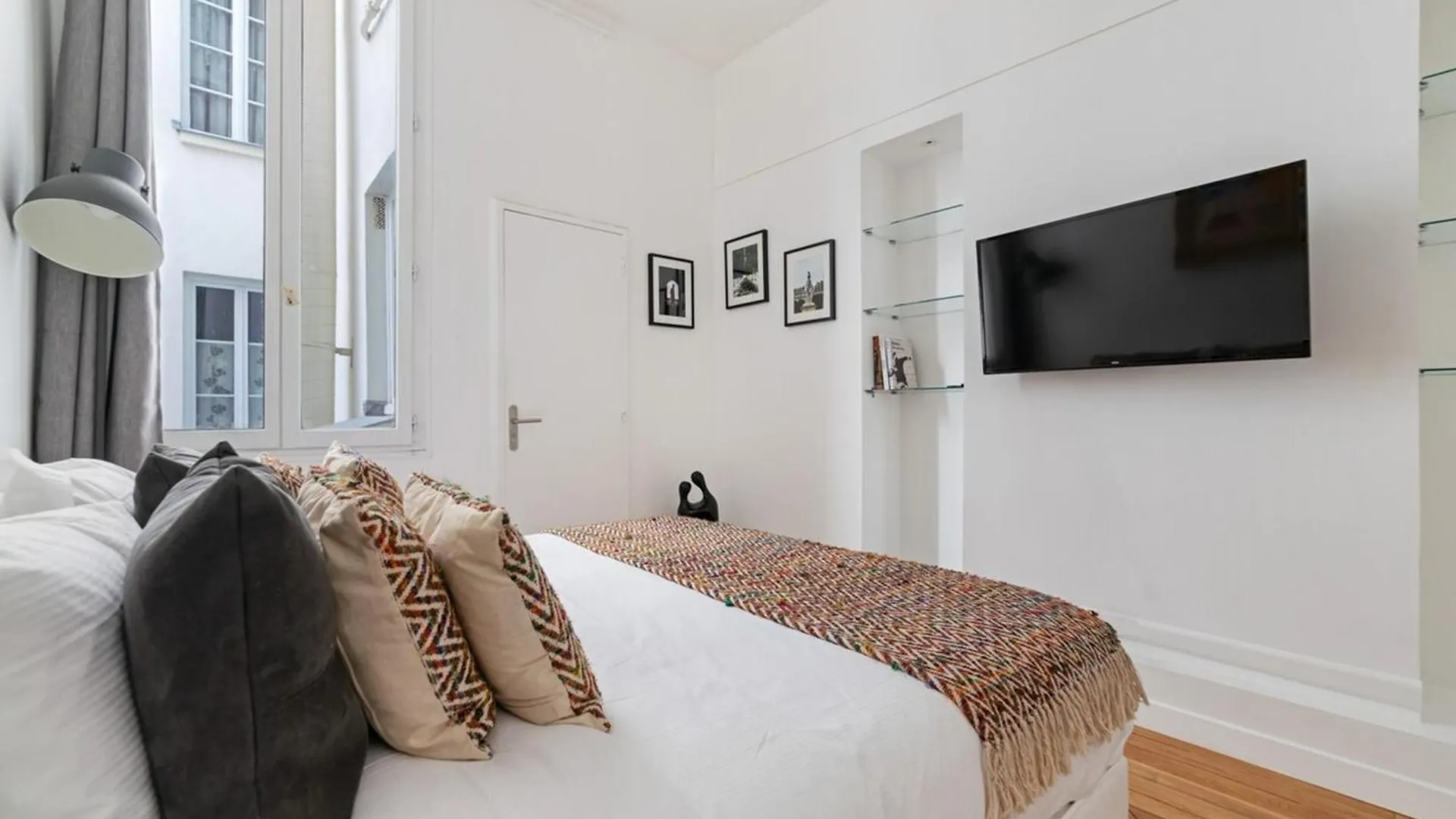 Brand New Apartments Near Louvre And Opera Paris